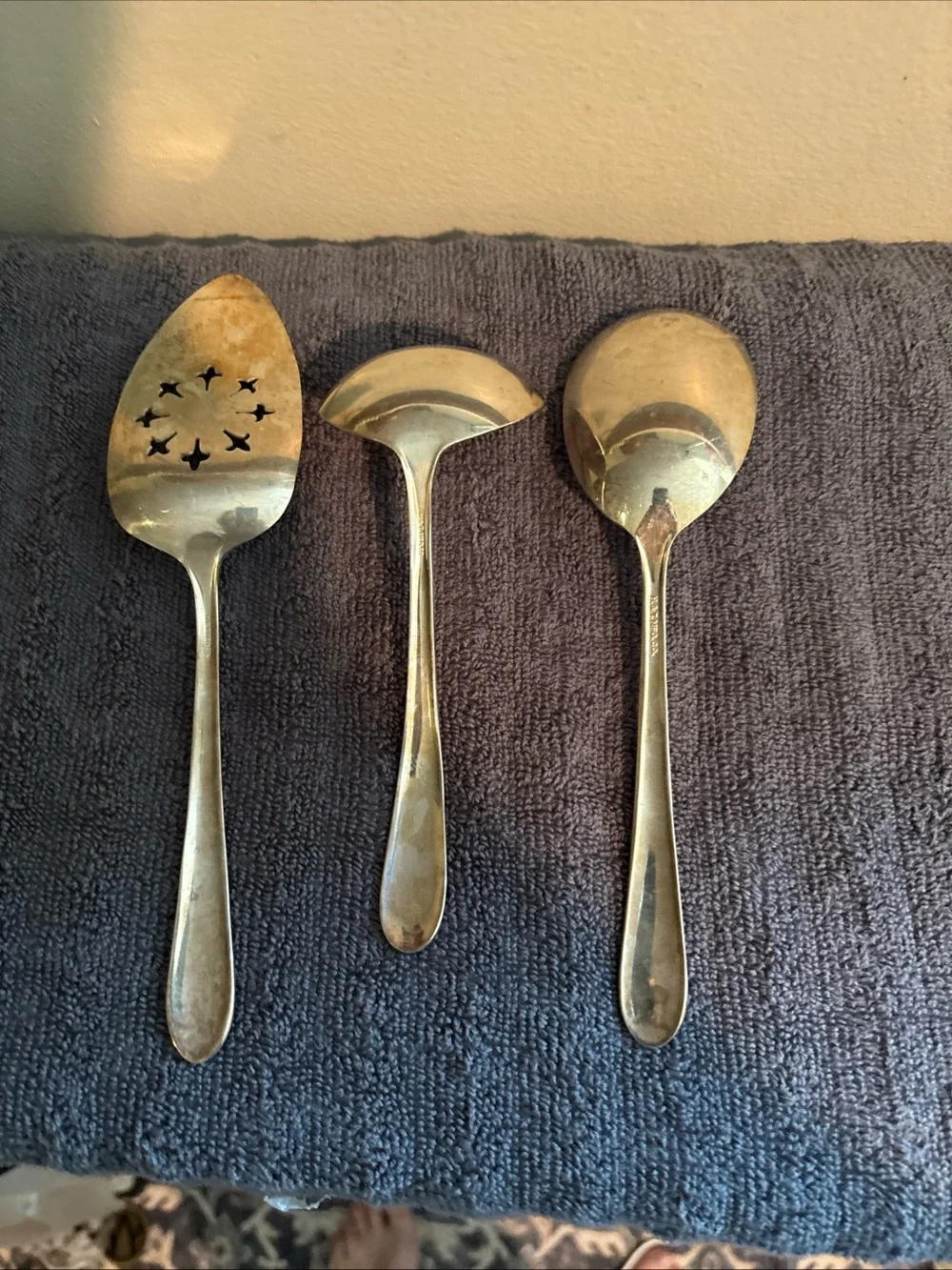 Gold-Tone 4-Piece Serving Utensil Set with Floral Detail